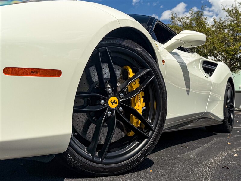 2017 Ferrari 488 GTB   - Photo 12 - Bonita Springs, FL 34134