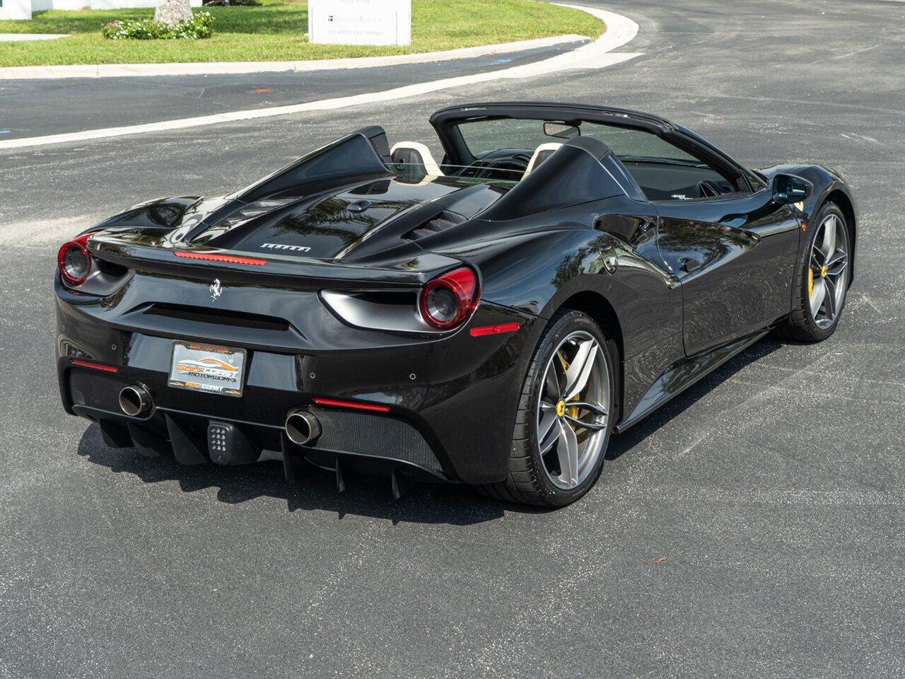 2017 Ferrari 488 Spider   - Photo 31 - Bonita Springs, FL 34134