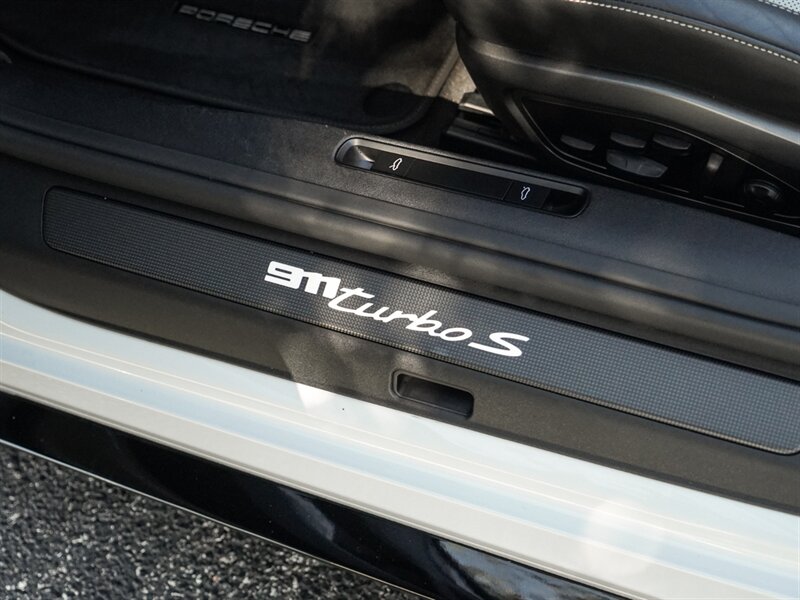 2022 Porsche 911 Turbo S Cabriolet   - Photo 29 - Bonita Springs, FL 34134