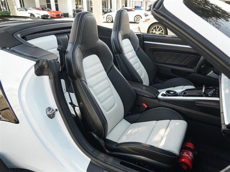 2022 Porsche 911 Turbo S Cabriolet   - Photo 34 - Bonita Springs, FL 34134
