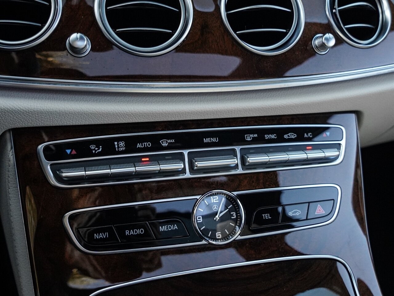 2019 Mercedes-Benz E 300   - Photo 17 - Bonita Springs, FL 34134