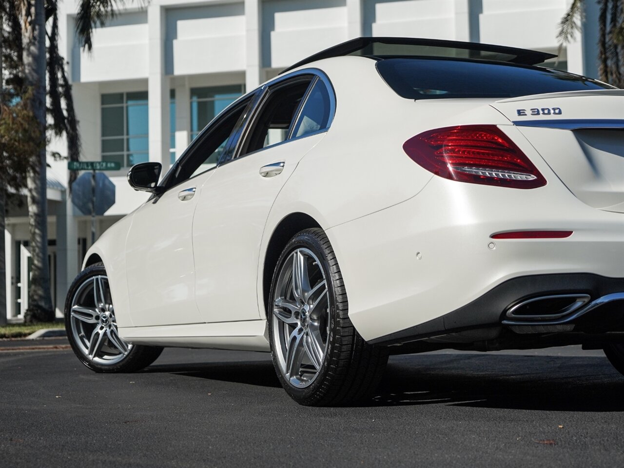 2019 Mercedes-Benz E 300   - Photo 49 - Bonita Springs, FL 34134