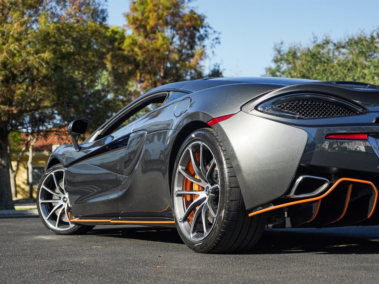 2019 McLaren 570GT   - Photo 45 - Bonita Springs, FL 34134