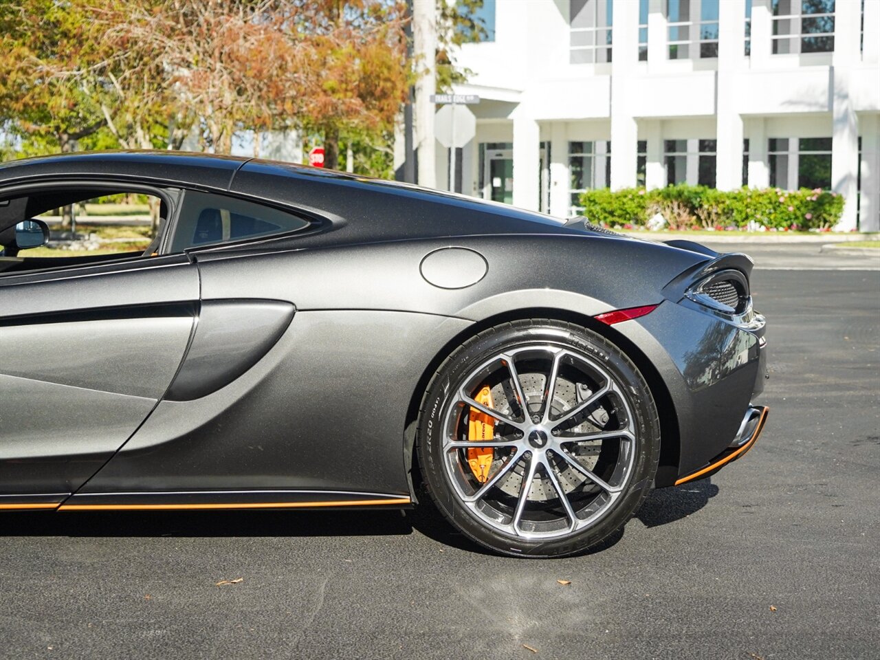 2019 McLaren 570GT   - Photo 40 - Bonita Springs, FL 34134