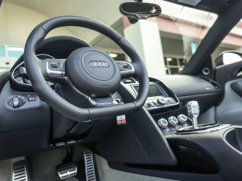 2011 Audi R8 4.2 quattro Spyder   - Photo 13 - Bonita Springs, FL 34134