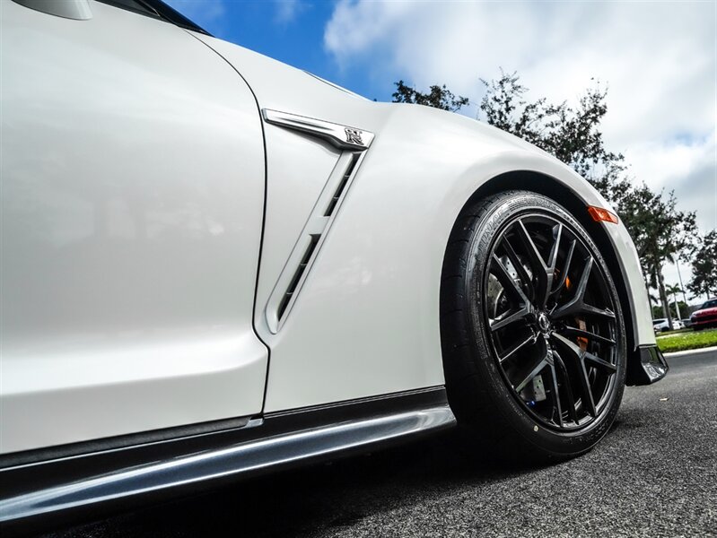 2018 Nissan GT-R Premium   - Photo 53 - Bonita Springs, FL 34134