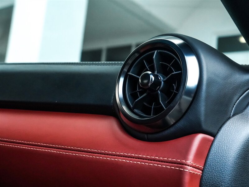 2018 Nissan GT-R Premium   - Photo 32 - Bonita Springs, FL 34134