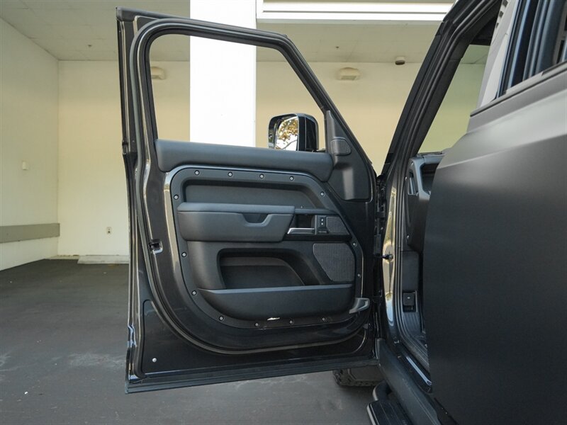 2023 Land Rover Defender 110 V8 Carpathian Edition - Photo 26 - Bonita Springs, FL 34134