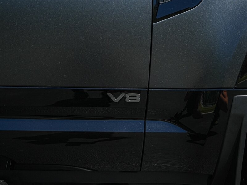 2023 Land Rover Defender 110 V8 Carpathian Edition - Photo 67 - Bonita Springs, FL 34134