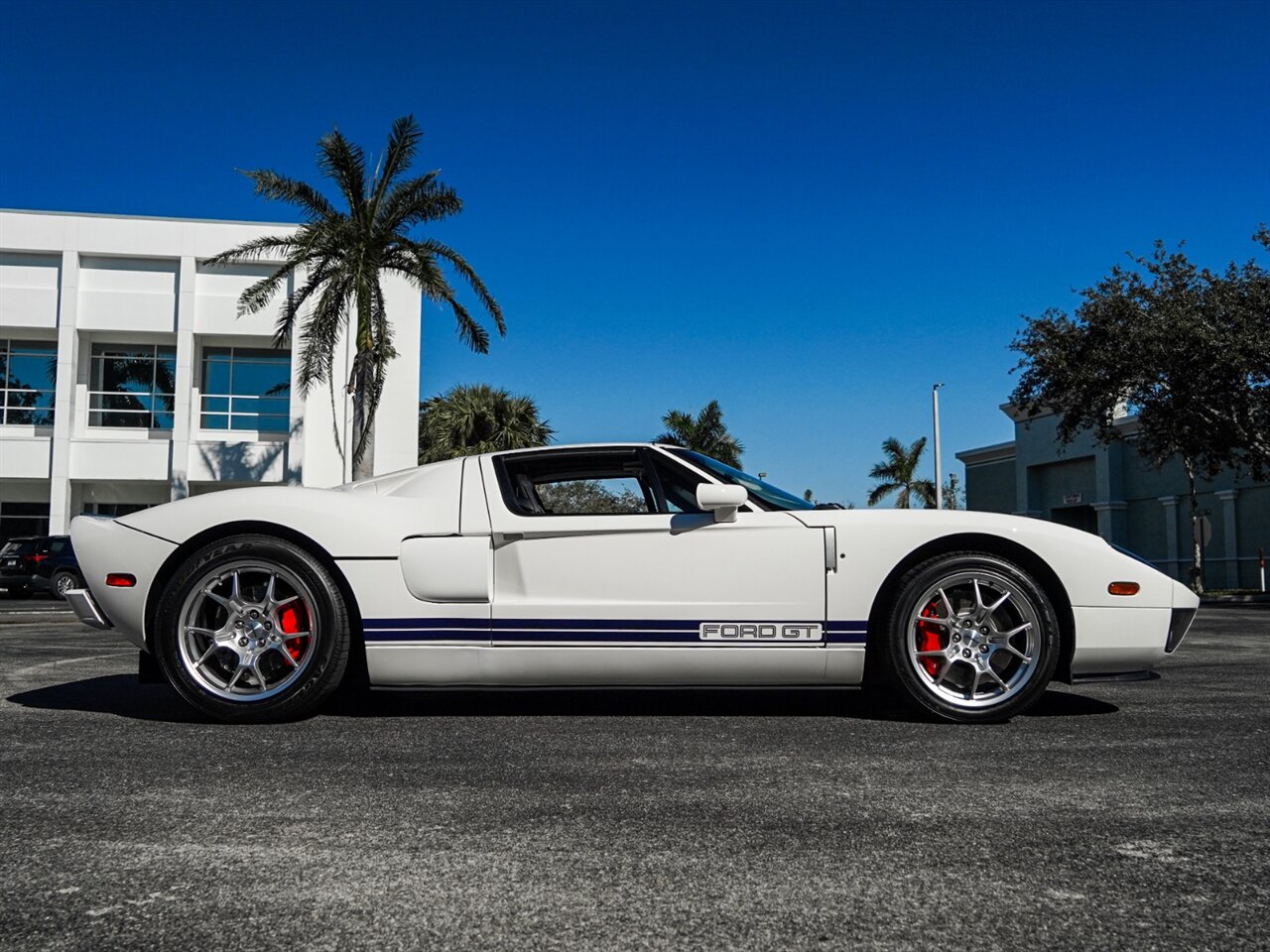 2005 Ford GT   - Photo 73 - Bonita Springs, FL 34134