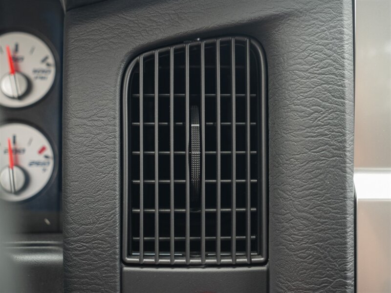 2005 Dodge Ram 1500 SRT-10 2dr Regular Cab   - Photo 17 - Bonita Springs, FL 34134