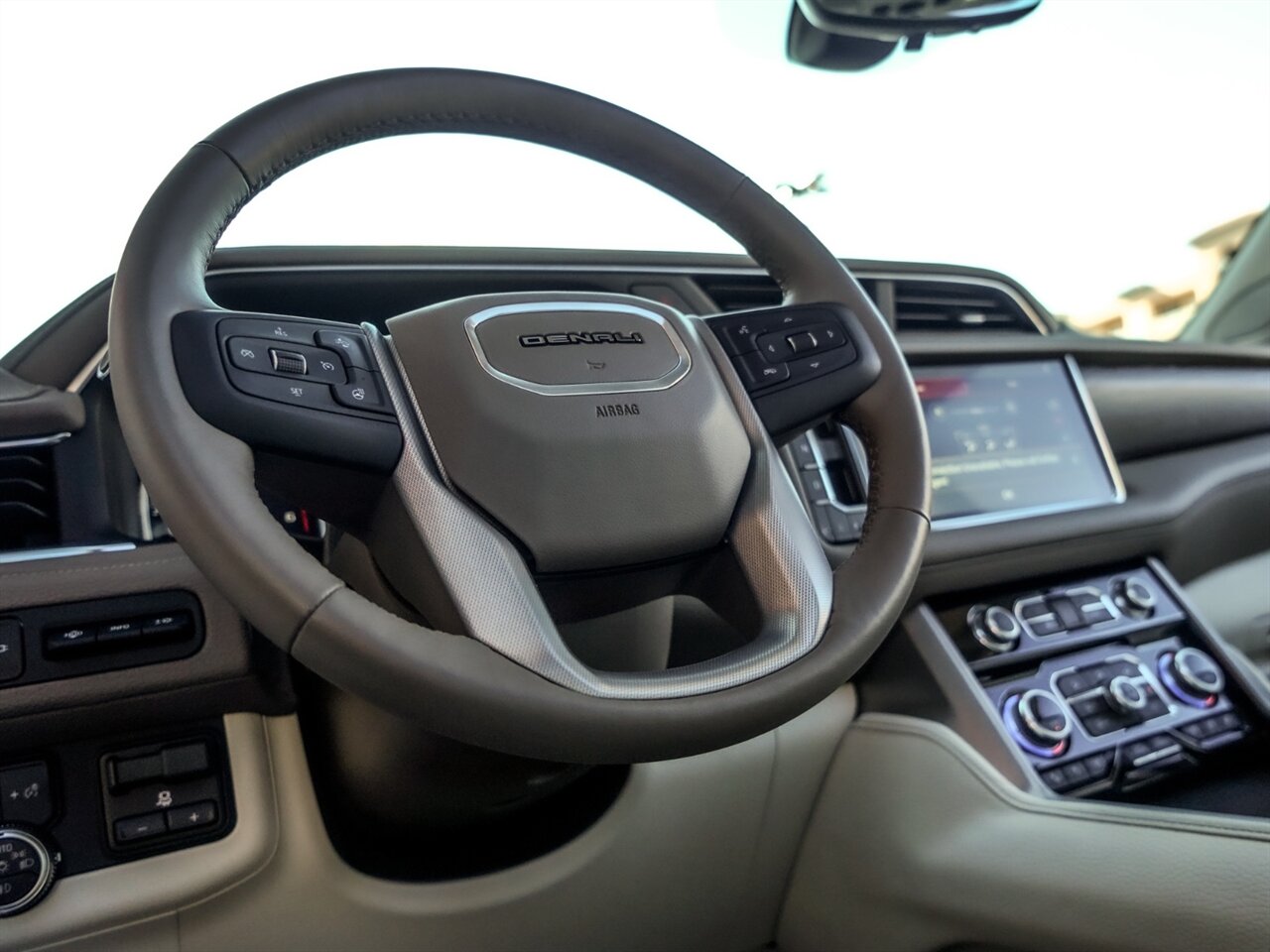 2021 GMC Yukon XL Denali   - Photo 12 - Bonita Springs, FL 34134