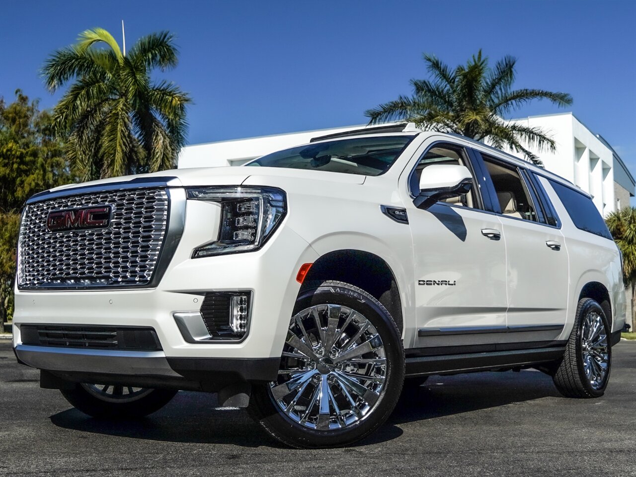 2021 GMC Yukon XL Denali   - Photo 11 - Bonita Springs, FL 34134