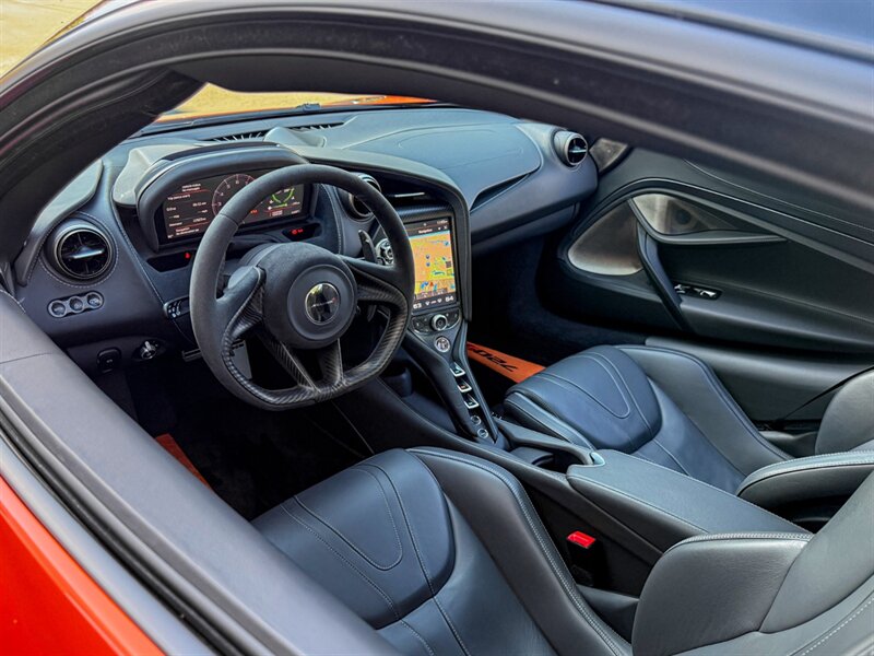 2018 McLaren 720S Performance   - Photo 2 - Bonita Springs, FL 34134