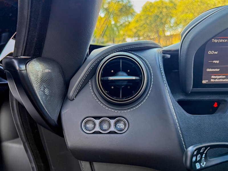 2018 McLaren 720S Performance   - Photo 23 - Bonita Springs, FL 34134