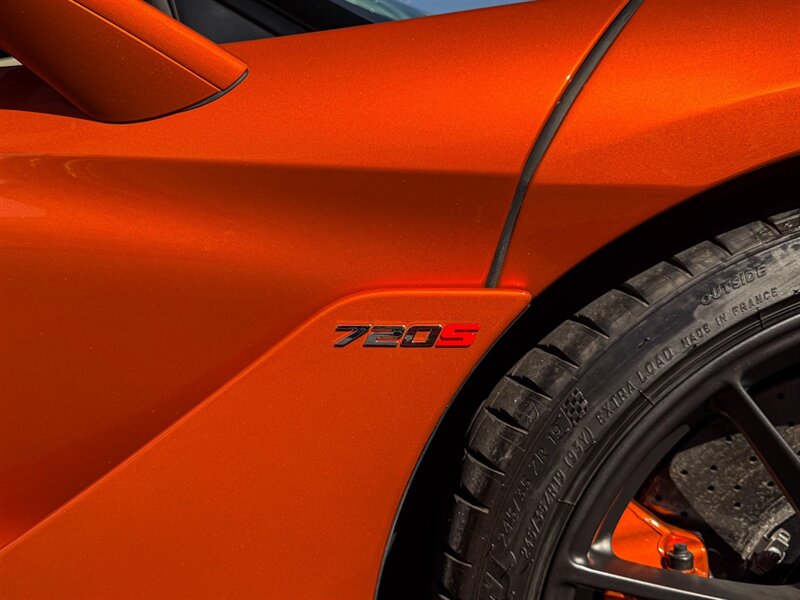 2018 McLaren 720S Performance   - Photo 63 - Bonita Springs, FL 34134