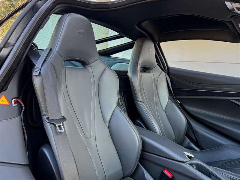 2018 McLaren 720S Performance   - Photo 32 - Bonita Springs, FL 34134