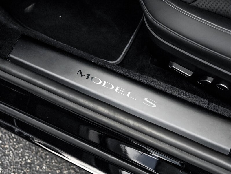 2021 Tesla Model S Plaid - Photo 23 - Bonita Springs, FL 34134