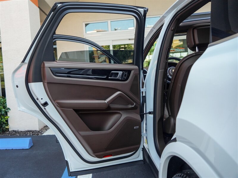 2019 Porsche Cayenne S   - Photo 23 - Bonita Springs, FL 34134