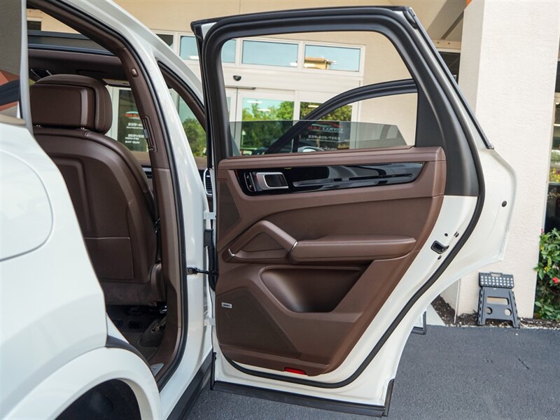 2019 Porsche Cayenne S   - Photo 25 - Bonita Springs, FL 34134