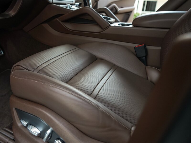 2019 Porsche Cayenne S   - Photo 16 - Bonita Springs, FL 34134