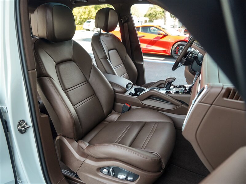 2019 Porsche Cayenne S   - Photo 15 - Bonita Springs, FL 34134