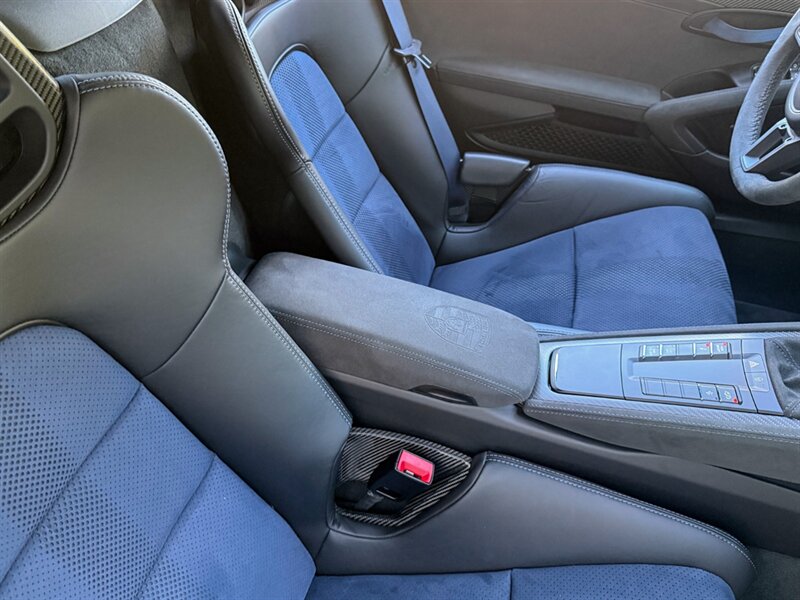 2023 Porsche 718 Cayman GT4 RS - Photo 35 - Bonita Springs, FL 34134