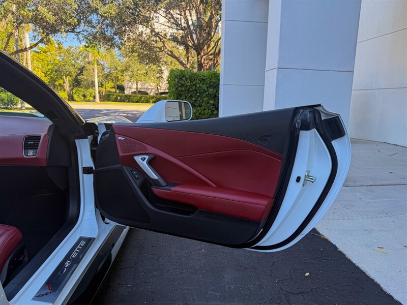 2017 Chevrolet Corvette Z06   - Photo 38 - Bonita Springs, FL 34134