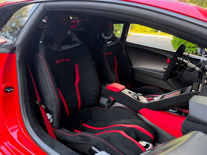2023 Lamborghini Huracan STO - Photo 29 - Bonita Springs, FL 34134