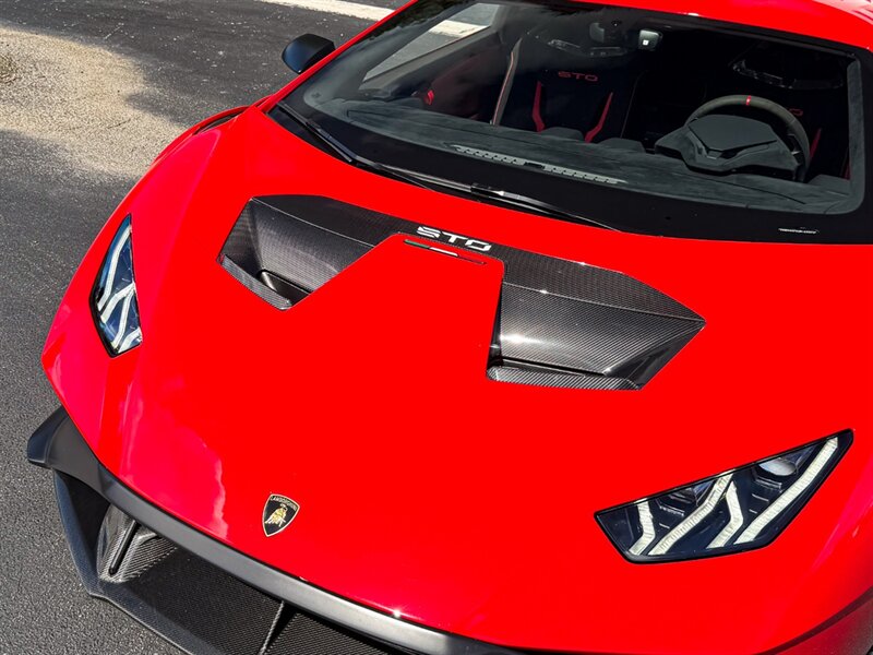 2023 Lamborghini Huracan STO - Photo 3 - Bonita Springs, FL 34134