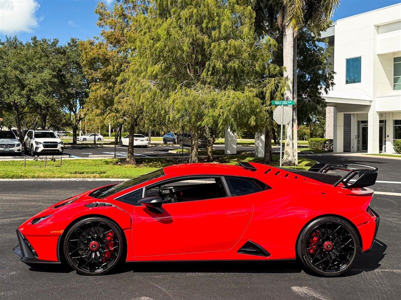 2023 Lamborghini Huracan STO - Photo 37 - Bonita Springs, FL 34134