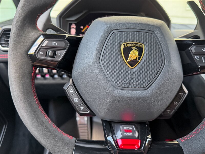 2023 Lamborghini Huracan STO - Photo 27 - Bonita Springs, FL 34134