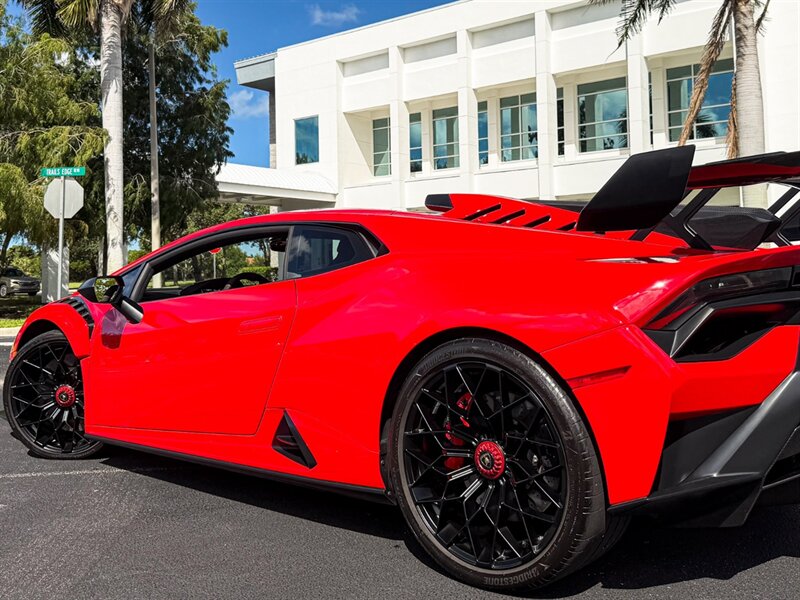2023 Lamborghini Huracan STO - Photo 43 - Bonita Springs, FL 34134