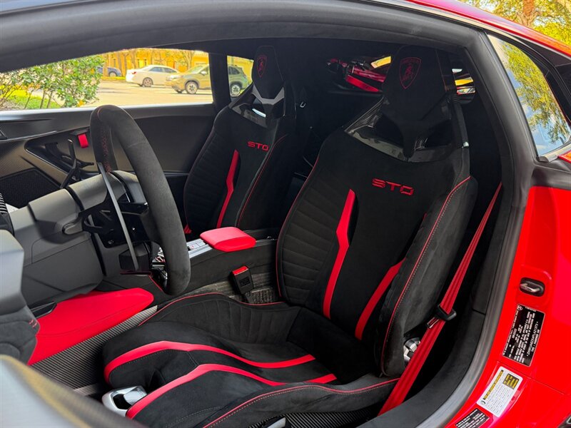 2023 Lamborghini Huracan STO - Photo 19 - Bonita Springs, FL 34134