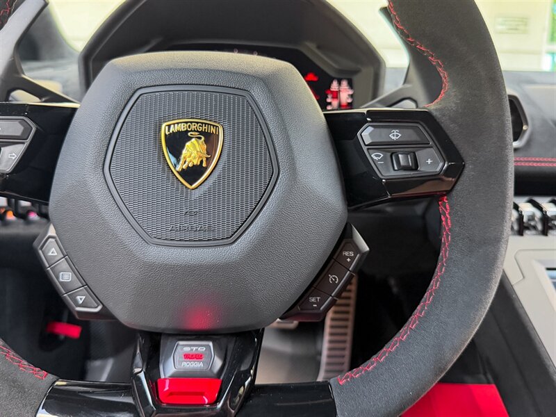 2023 Lamborghini Huracan STO - Photo 28 - Bonita Springs, FL 34134