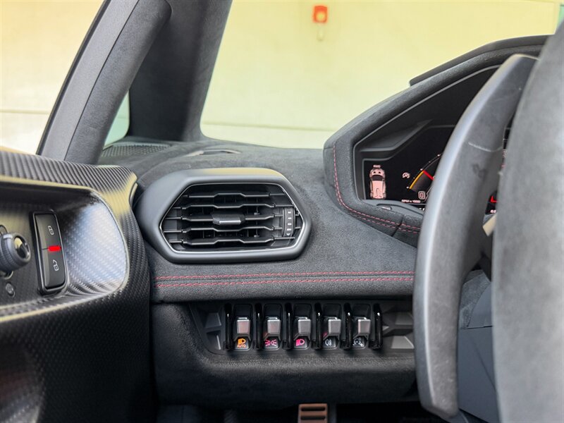2023 Lamborghini Huracan STO - Photo 18 - Bonita Springs, FL 34134