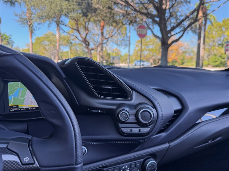 2018 Ferrari 488 Spider   - Photo 15 - Bonita Springs, FL 34134