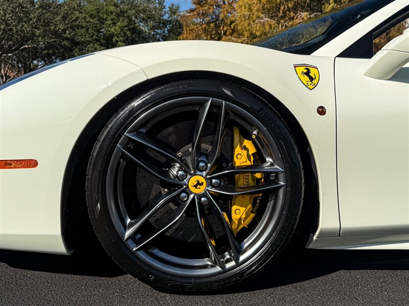 2018 Ferrari 488 Spider   - Photo 44 - Bonita Springs, FL 34134