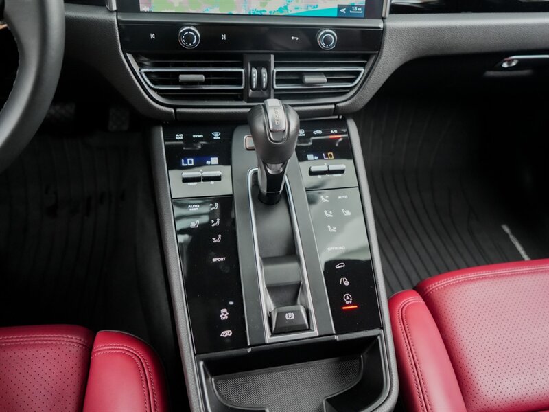 2023 Porsche Macan   - Photo 17 - Bonita Springs, FL 34134