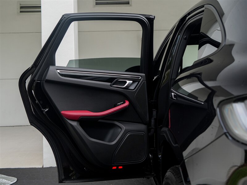 2023 Porsche Macan   - Photo 32 - Bonita Springs, FL 34134