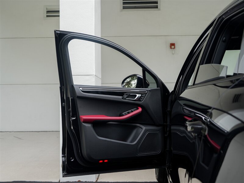 2023 Porsche Macan   - Photo 28 - Bonita Springs, FL 34134