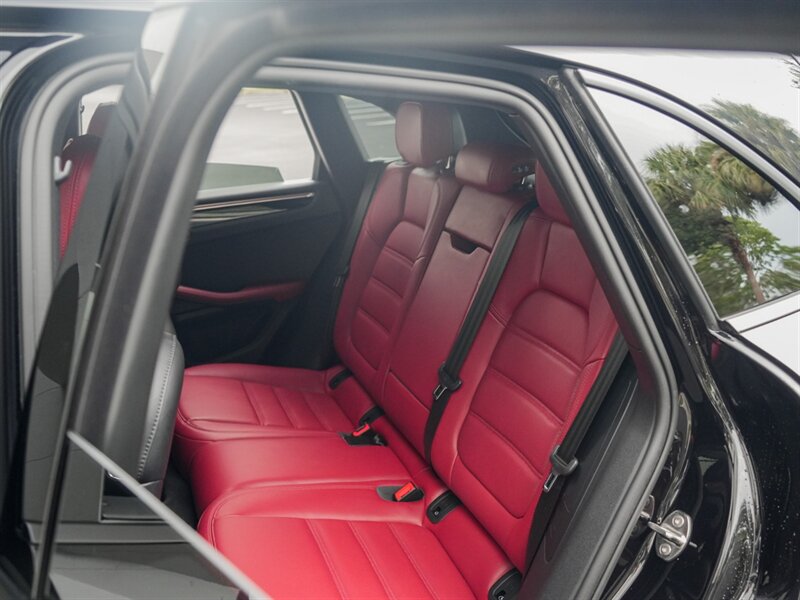 2023 Porsche Macan   - Photo 30 - Bonita Springs, FL 34134