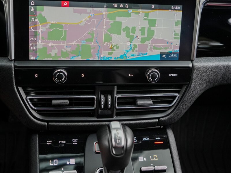 2023 Porsche Macan   - Photo 16 - Bonita Springs, FL 34134