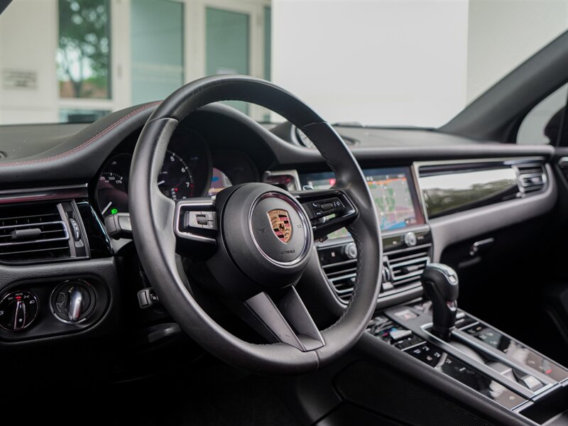 2023 Porsche Macan   - Photo 11 - Bonita Springs, FL 34134