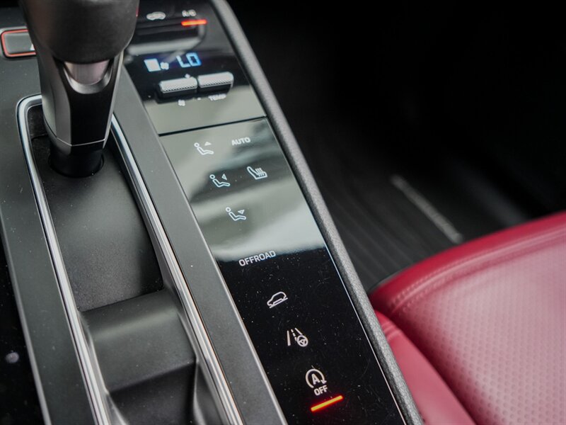 2023 Porsche Macan   - Photo 22 - Bonita Springs, FL 34134