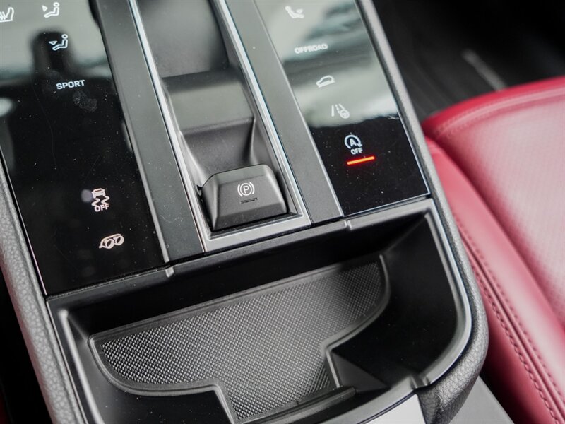 2023 Porsche Macan   - Photo 23 - Bonita Springs, FL 34134