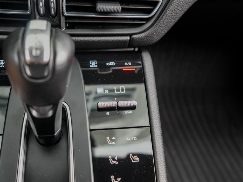 2023 Porsche Macan   - Photo 19 - Bonita Springs, FL 34134