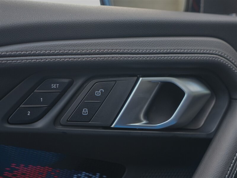 2025 BMW M2 - Photo 27 - Bonita Springs, FL 34134