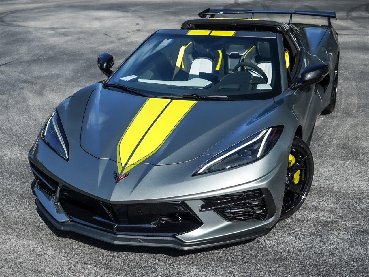 2022 Chevrolet Corvette C8R   - Photo 9 - Bonita Springs, FL 34134