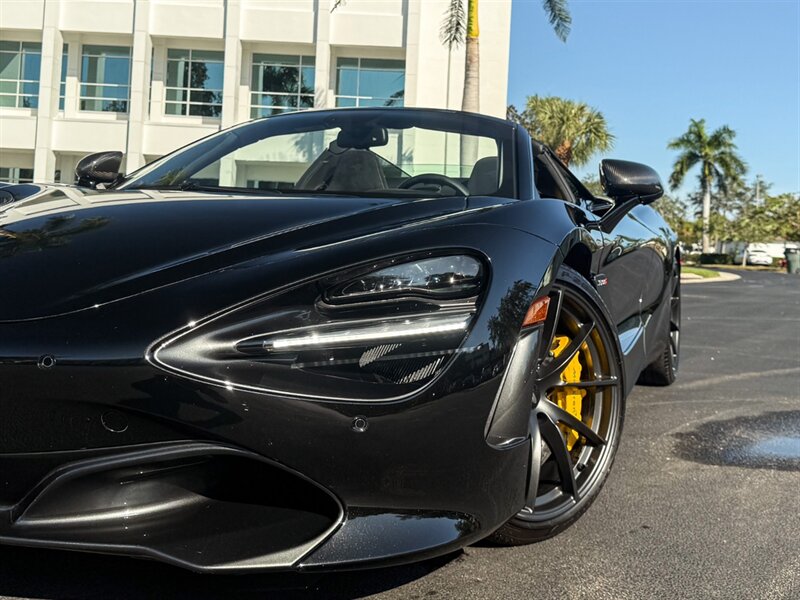 2022 McLaren 720S Spider Performance   - Photo 12 - Bonita Springs, FL 34134